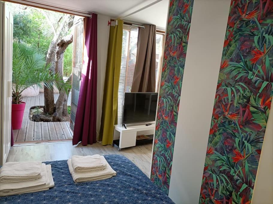 Apartamento Studio Jacuzzi Prive A 8 Min A Pied De La Plage La Ciotat Exterior foto