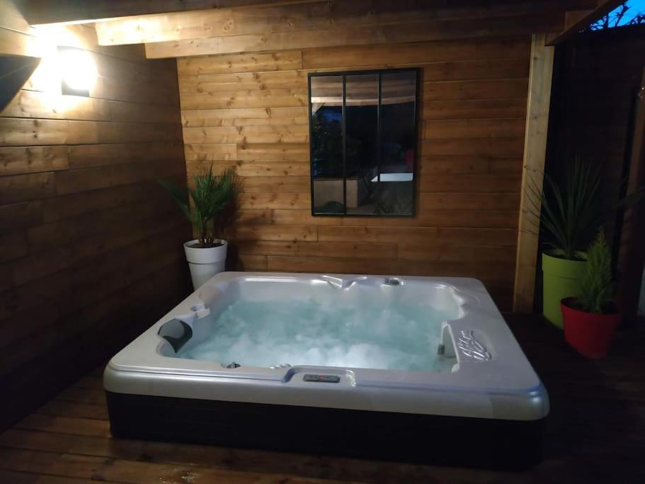 Apartamento Studio Jacuzzi Prive A 8 Min A Pied De La Plage La Ciotat Exterior foto