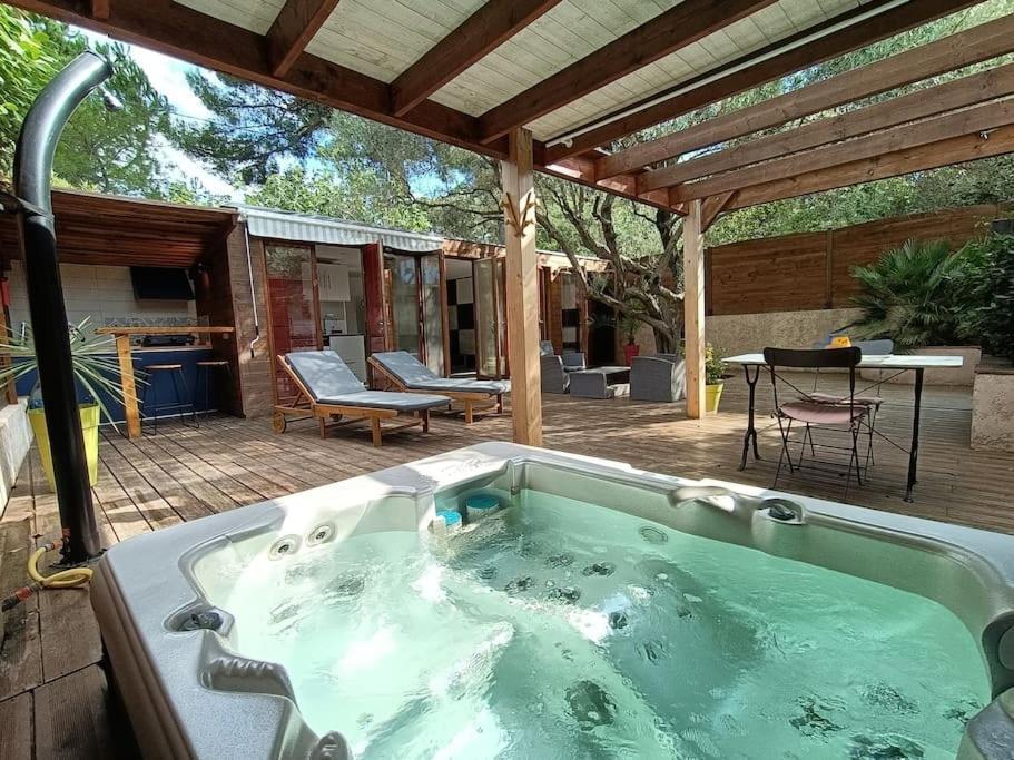 Apartamento Studio Jacuzzi Prive A 8 Min A Pied De La Plage La Ciotat Exterior foto